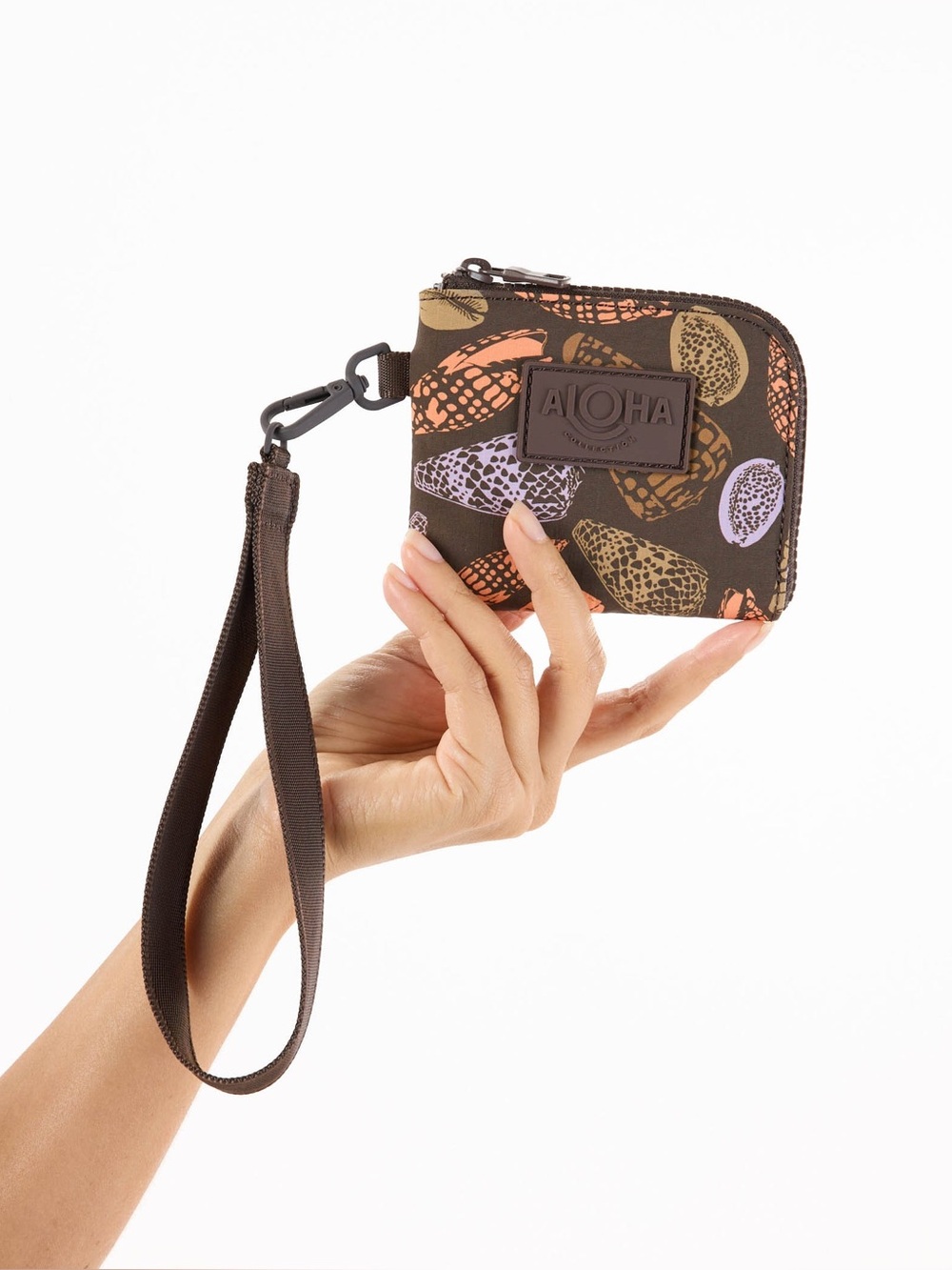 Aloha Collection• GO-TO WRISTLET Shoreline Coconut Shells - Picture 11 of 12